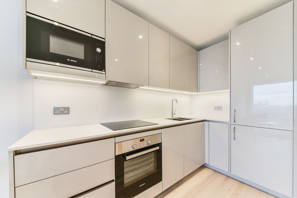 Property photo 3 of 13 Kitchen - Elephant P