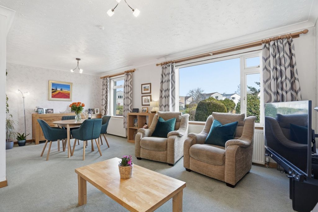 Property photo 2 of 21