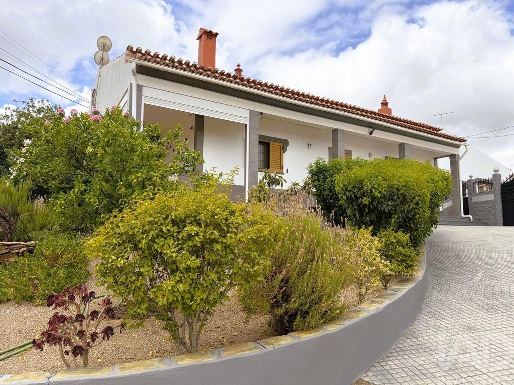 Property photo 1 of 39