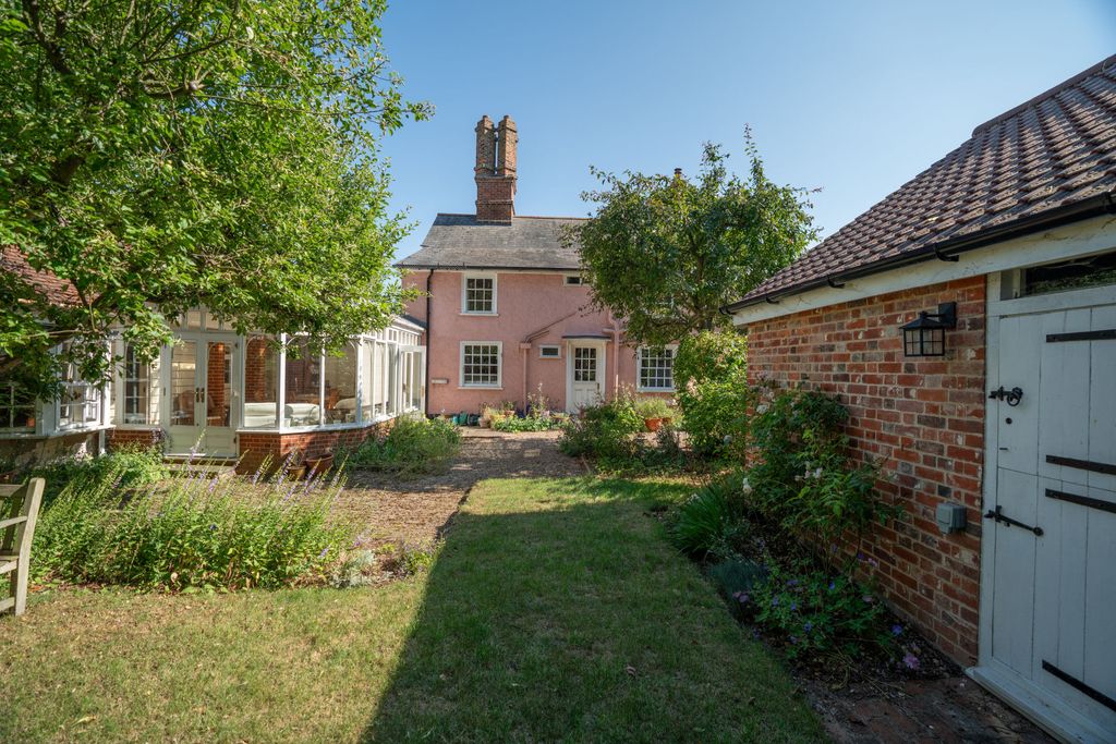Property photo 3 of 39