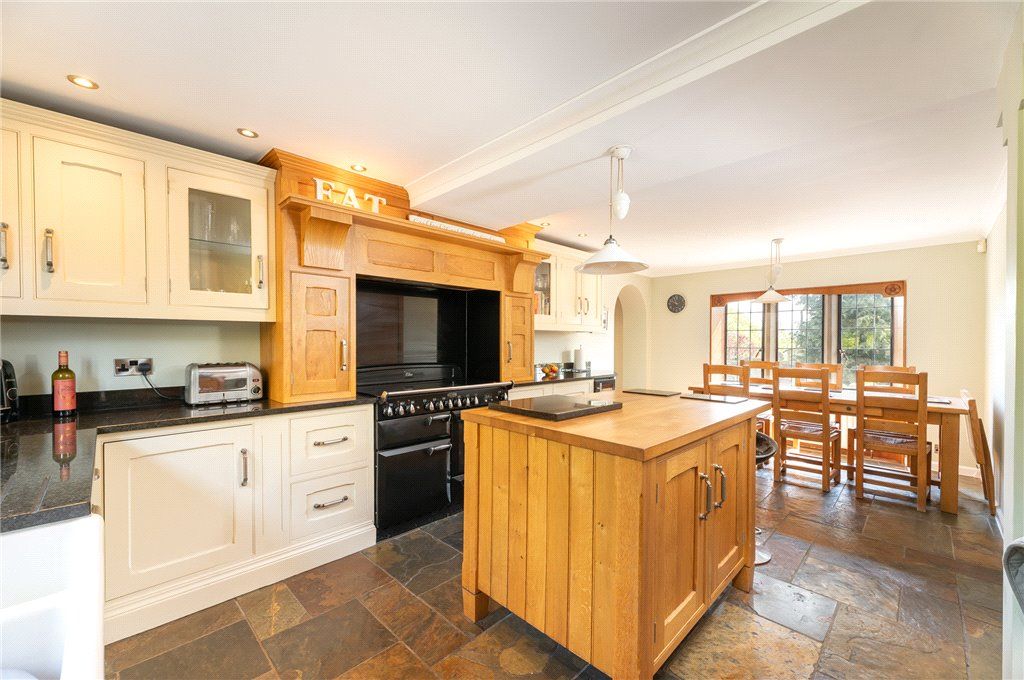 Property photo 3 of 37 Dining Kitchen