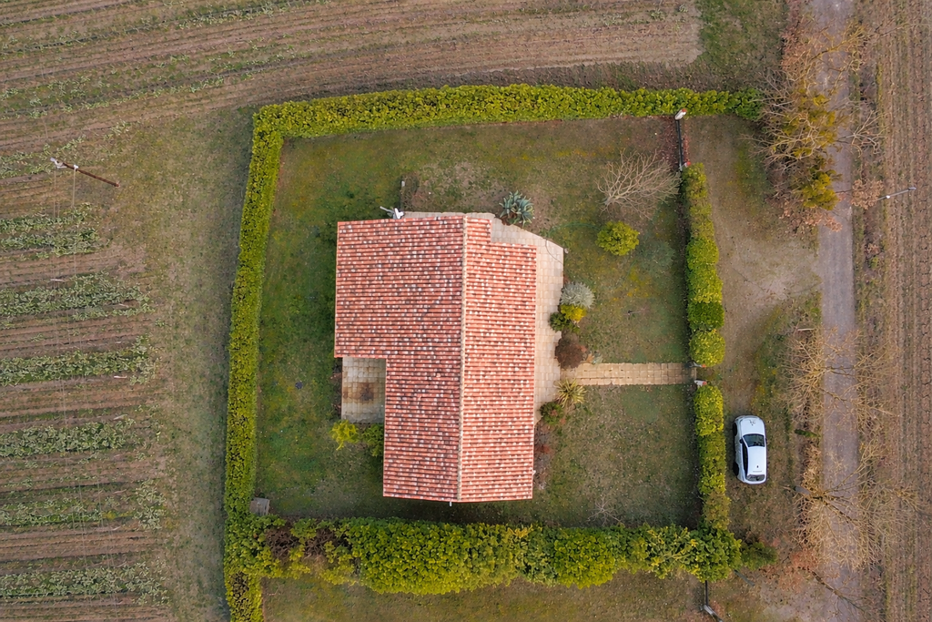 Property photo 2 of 31