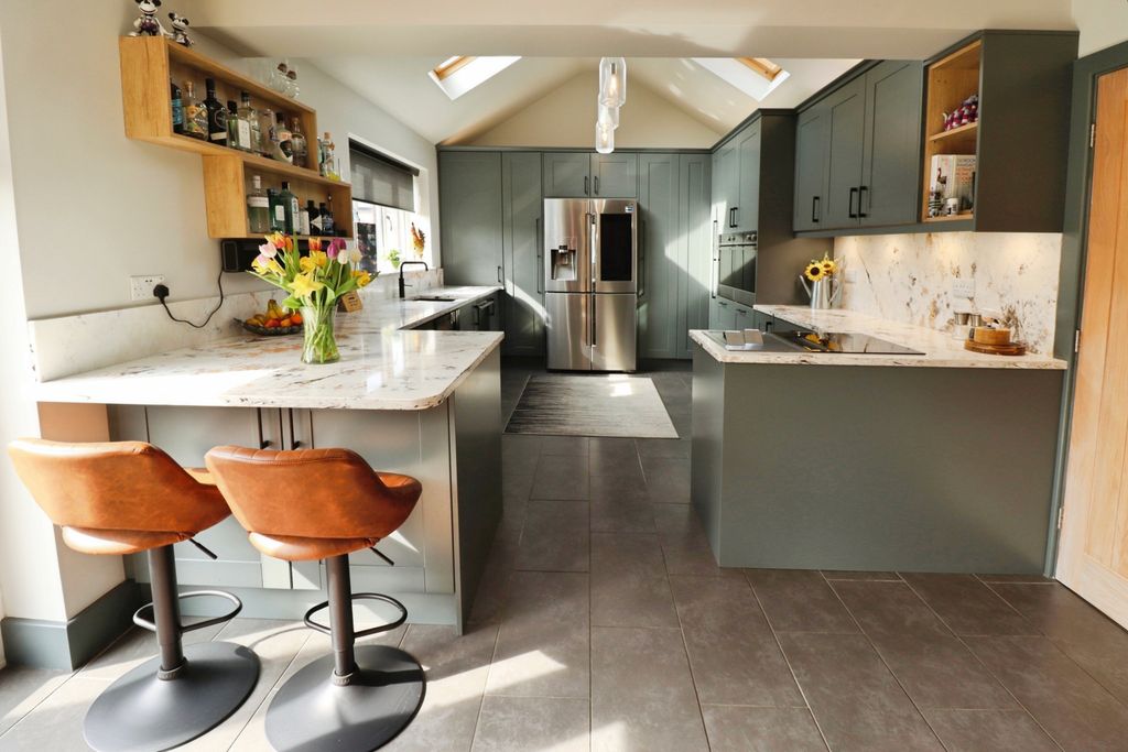 Property photo 3 of 23