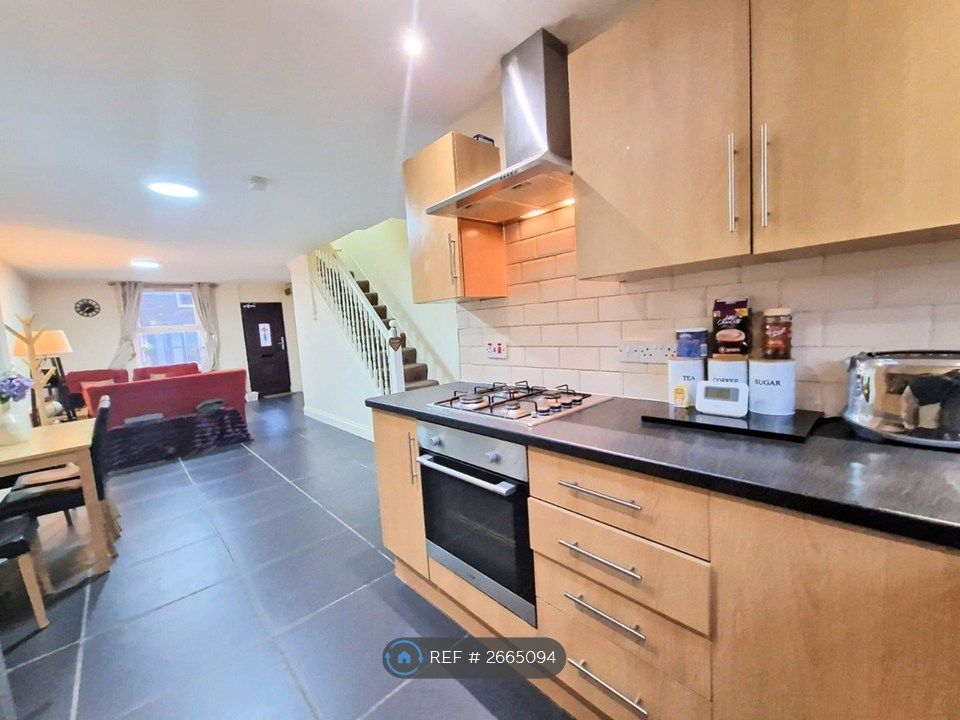 Property photo 2 of 30