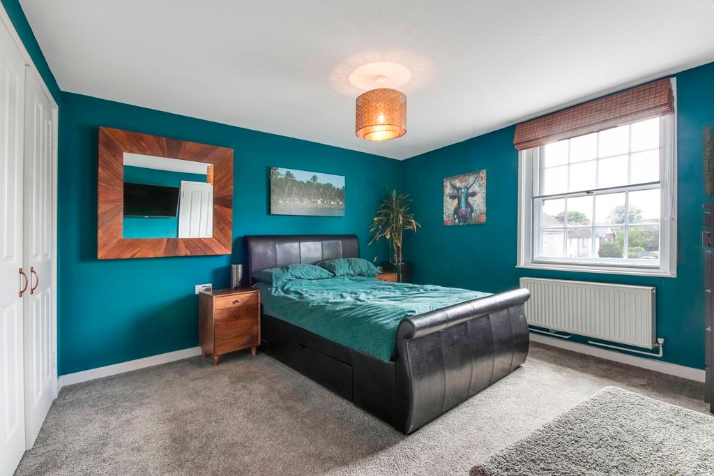 Additional image 5 of 2 bed flat for saleLingfield Road, Edenbridge TN8