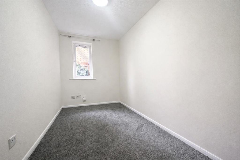 Property photo 1 of 8 Coopers Estate Agents