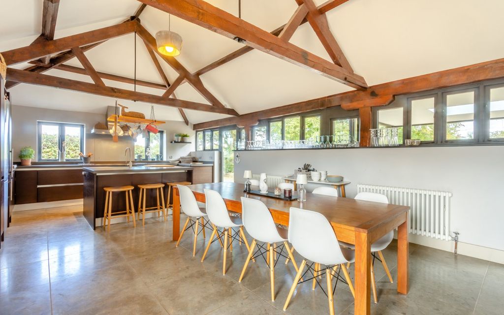 Property photo 3 of 22 Kitchen/Dining