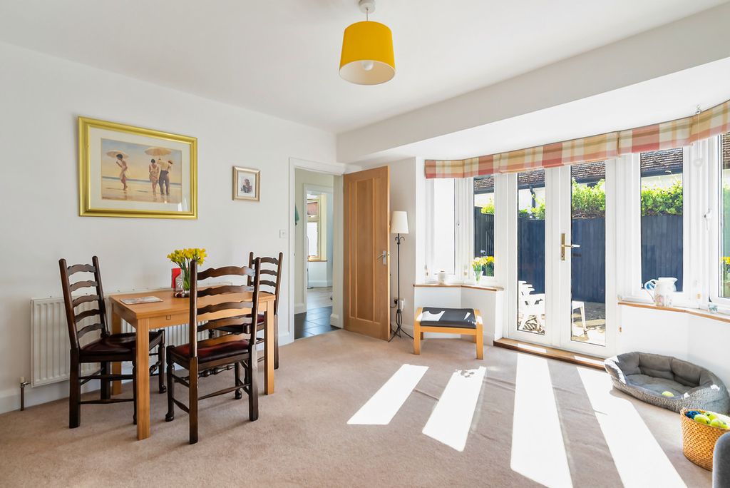 Property photo 3 of 27