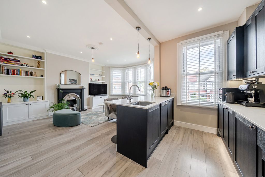 Property photo 1 of 28 1450825-14-69Fb15...