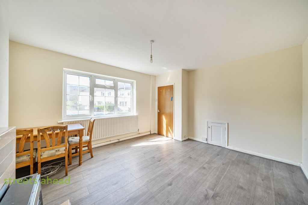 Property photo 2 of 20 B1Da6Ff0-ee19-457...