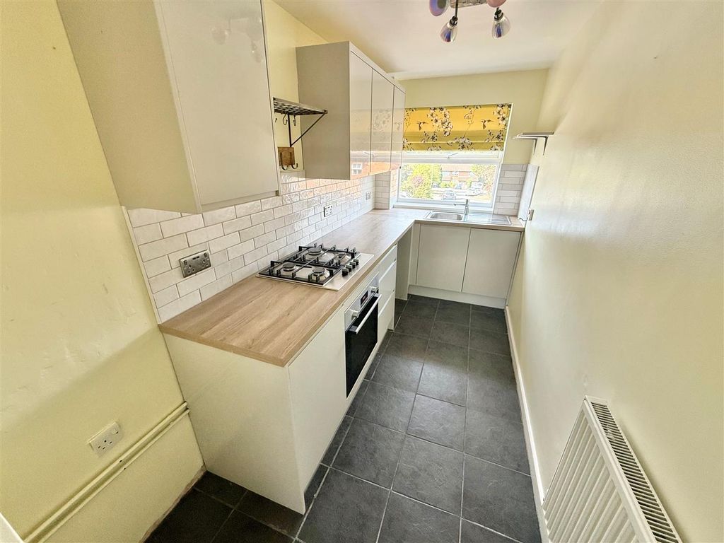 Property photo 2 of 5 Kitchen