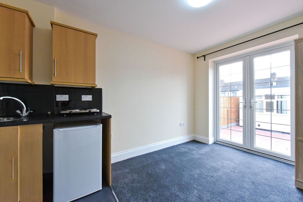 Property photo 1 of 3