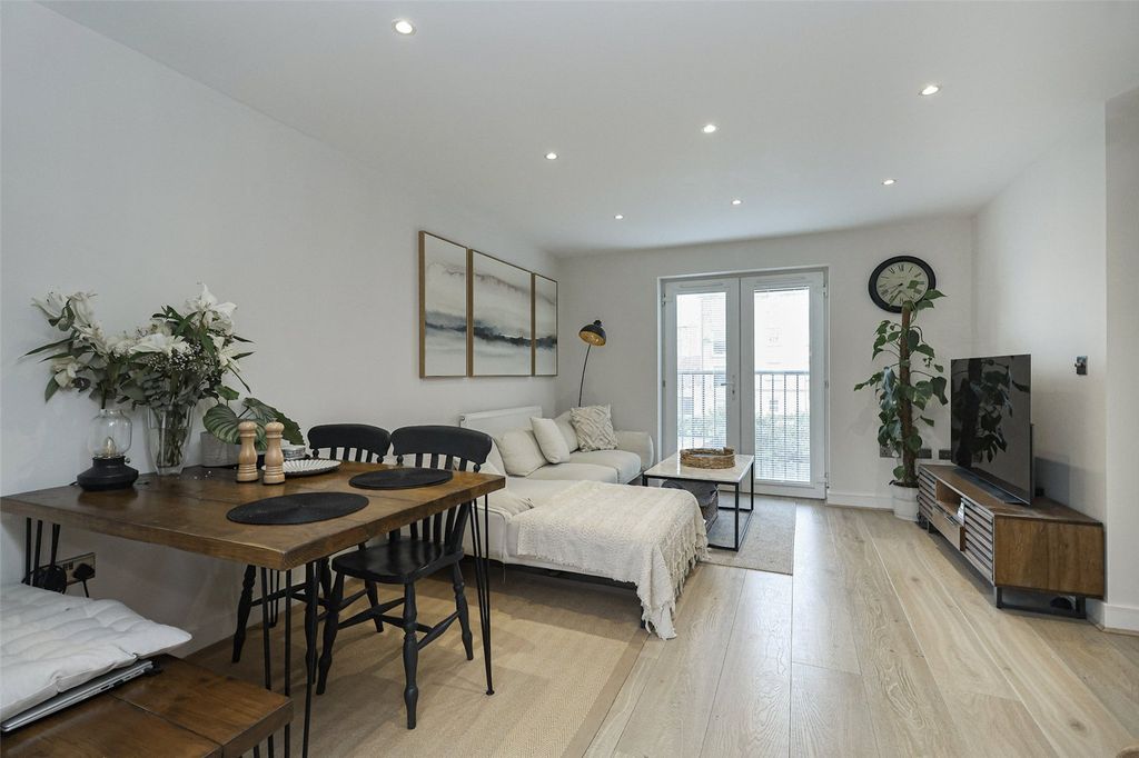 Property photo 2 of 17 Picture No. 04