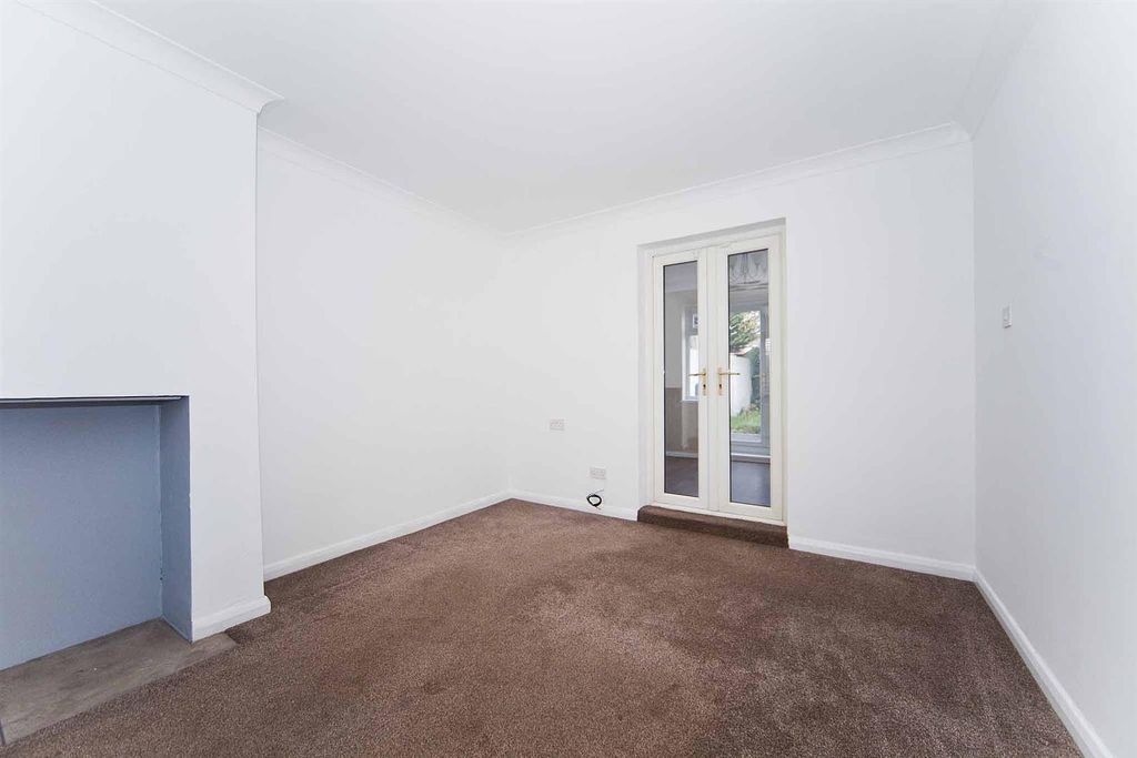 Property photo 2 of 22