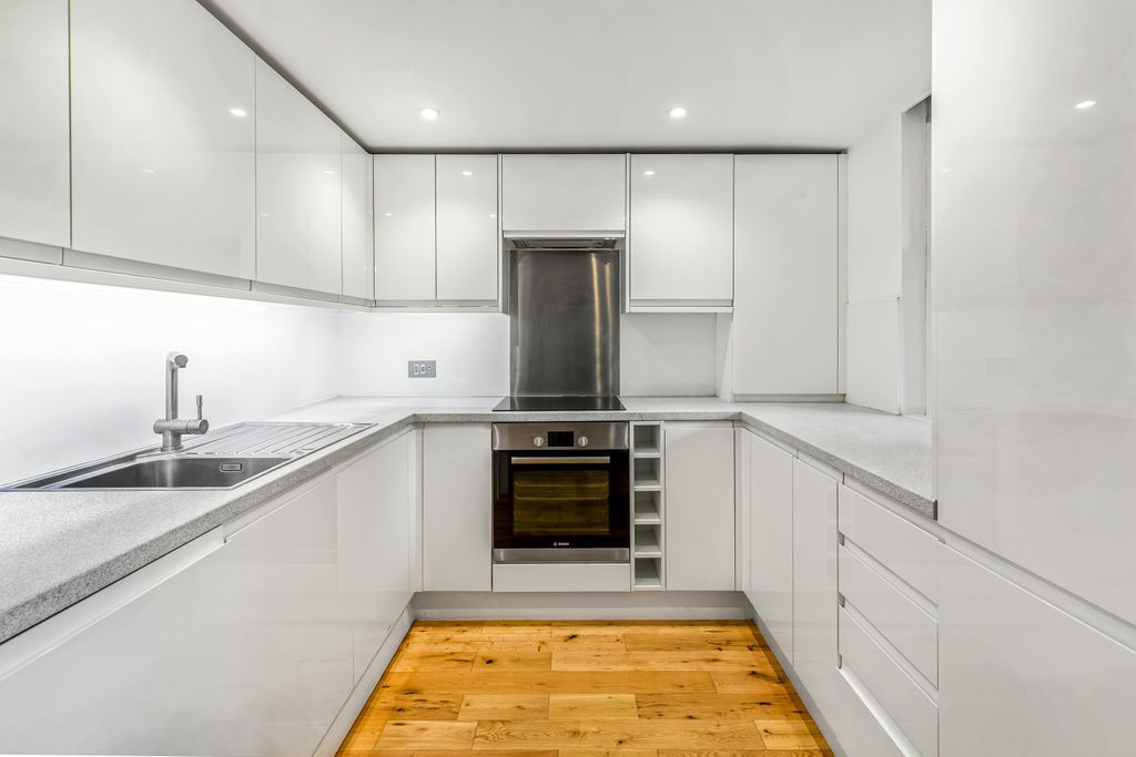 Property photo 1 of 9 Kitchen