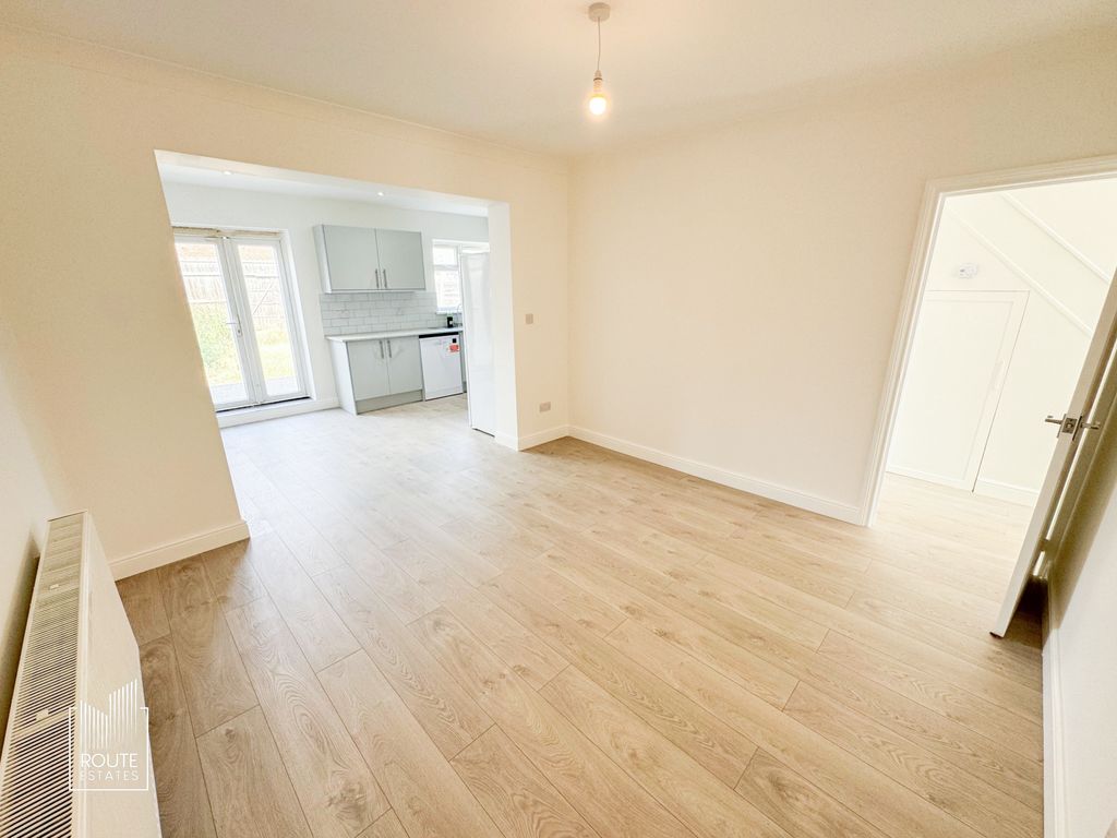 Property photo 2 of 17 Photo 11