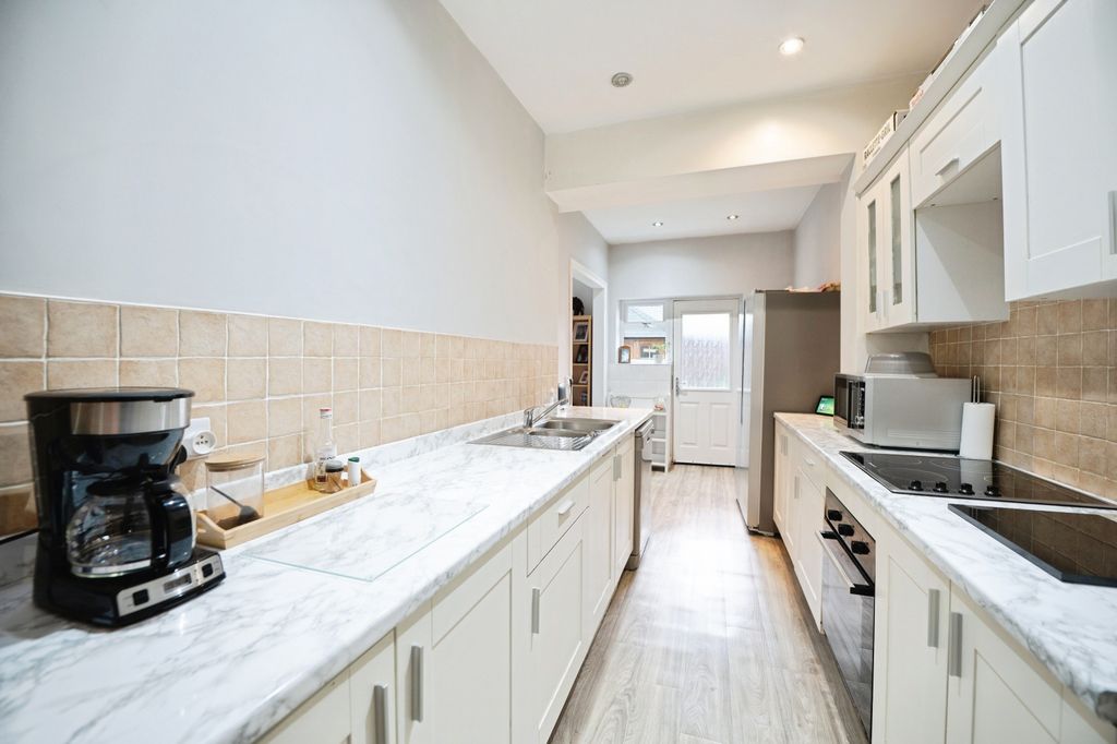 Property photo 3 of 17 2