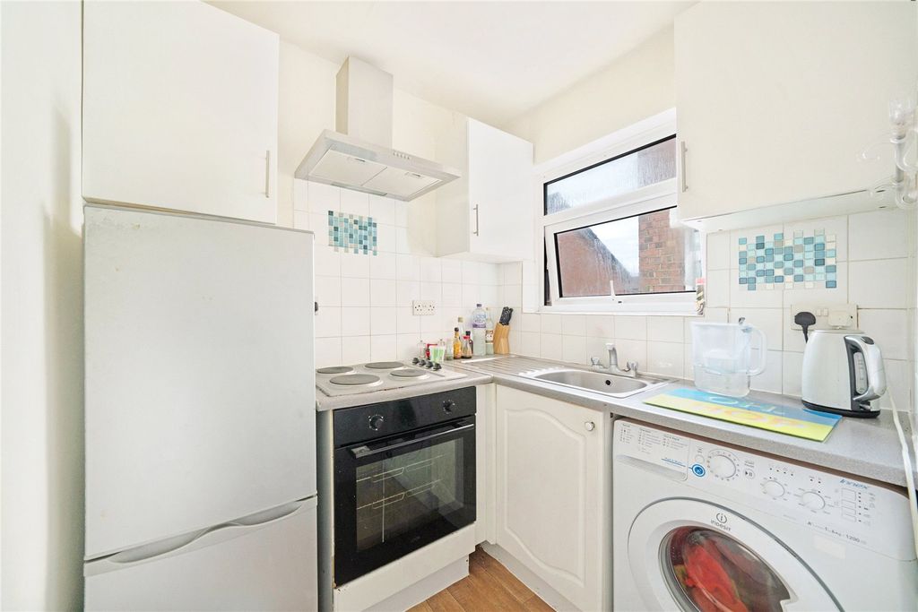 Property photo 2 of 11 Picture No. 05