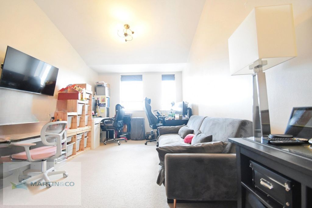 Property photo 2 of 14 2