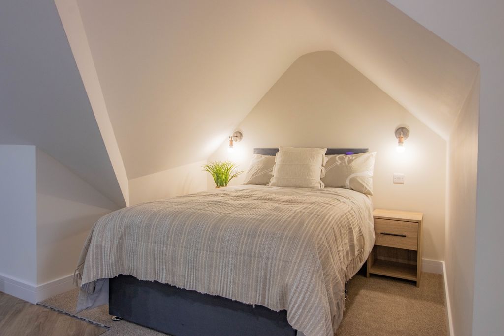 Property photo 1 of 6 E