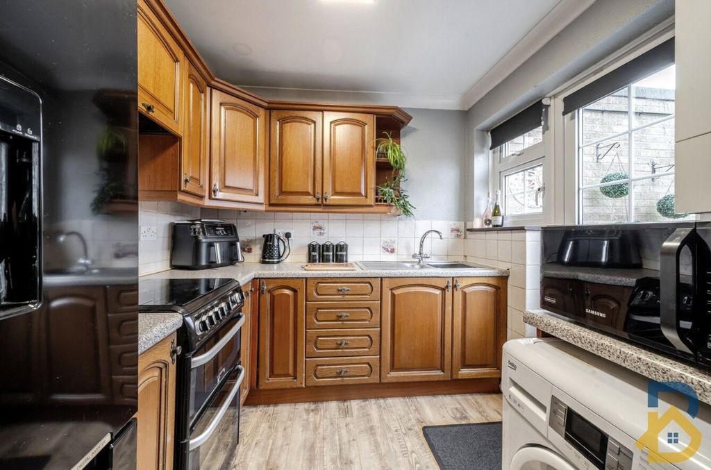 Property photo 3 of 12 Picture No. 38