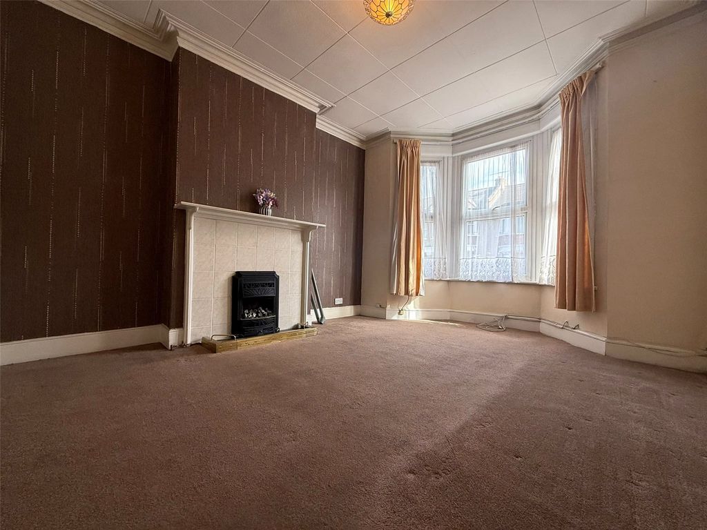 Property photo 2 of 23 Picture No. 11