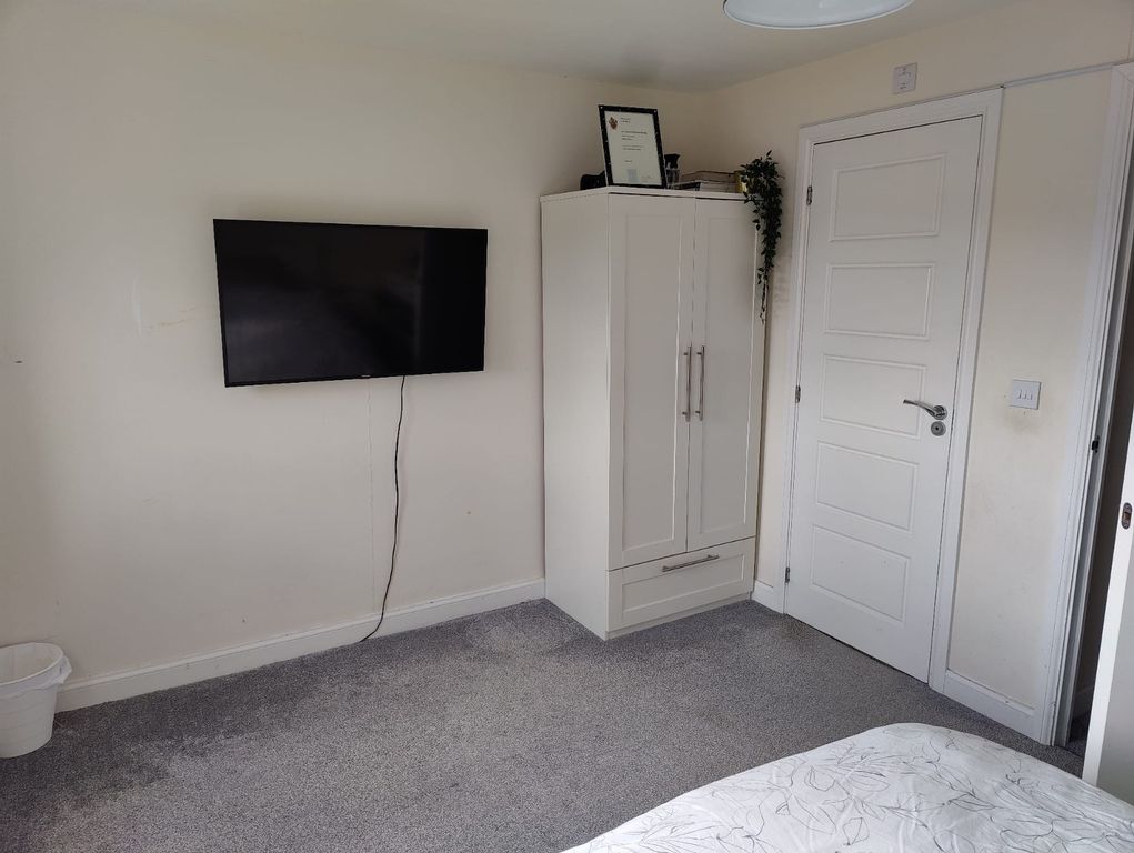 Property photo 1 of 3