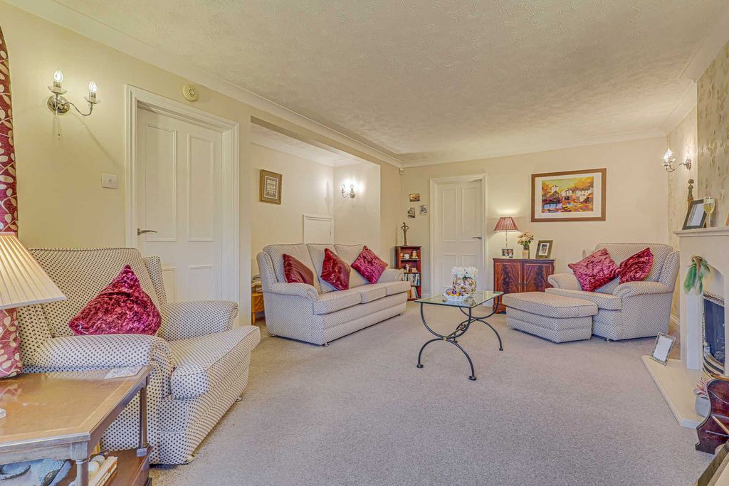 Property photo 3 of 34