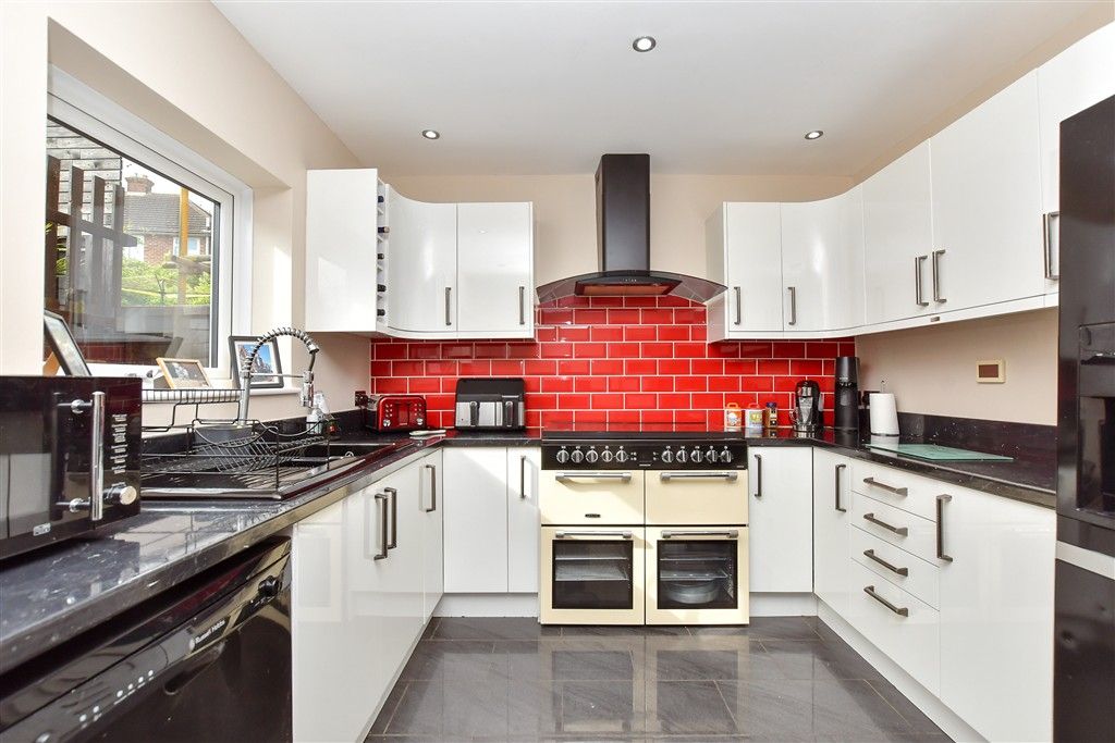 Property photo 3 of 14 Kitchen/Diner