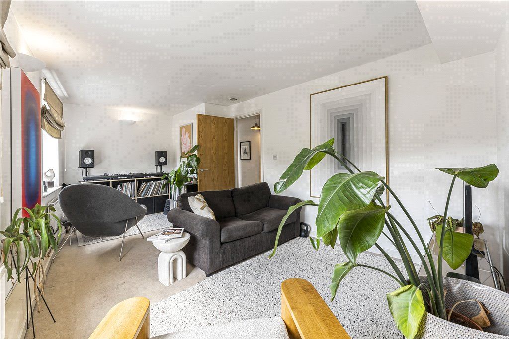 Property photo 1 of 12 Reception Room