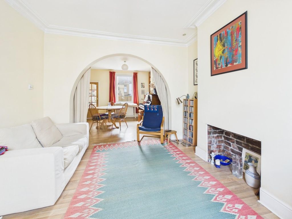 Property photo 3 of 32 Cam01576G0-Pr0369-Still029.Jpg