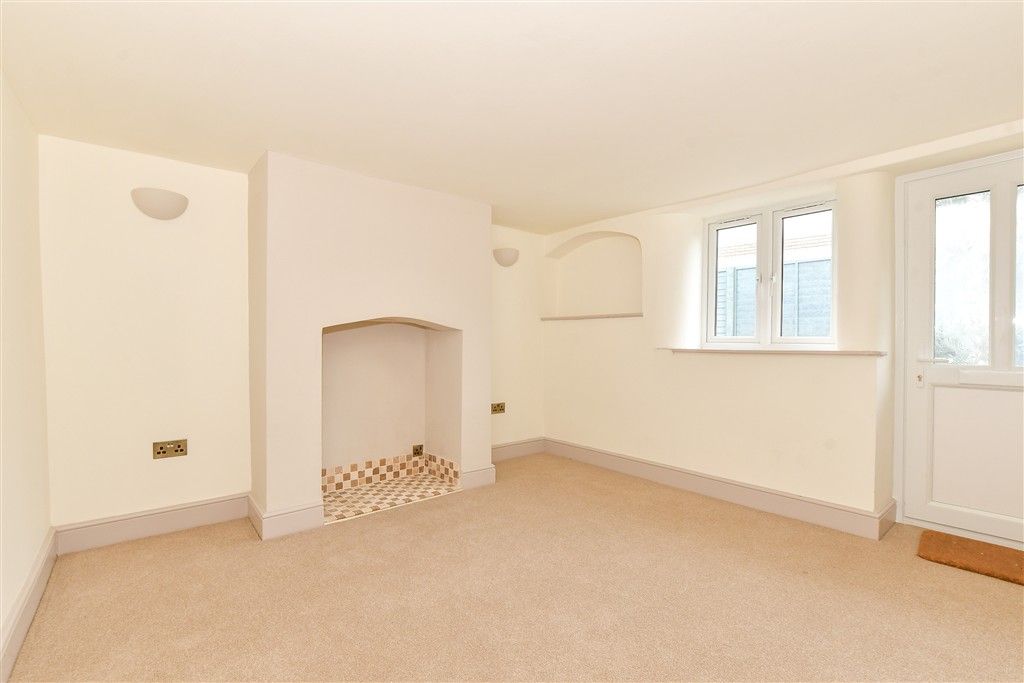 Property photo 1 of 11 Lounge