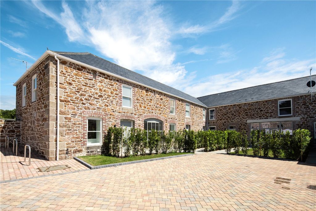 Property photo 1 of 2 Main Development