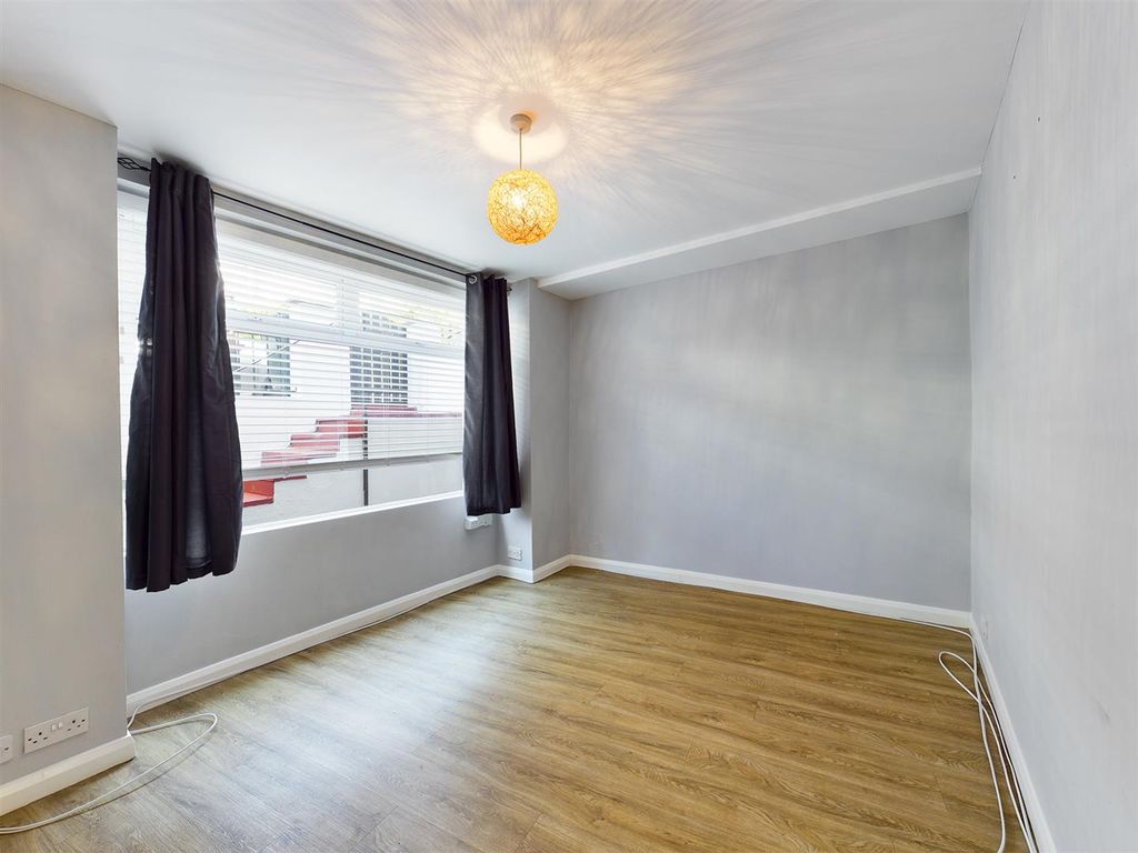 Property photo 2 of 7 Cam00771P1-Pr0213-Still02.Jpg