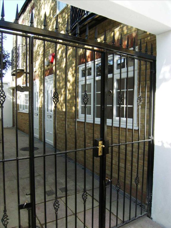 Property photo 3 of 17 Gates