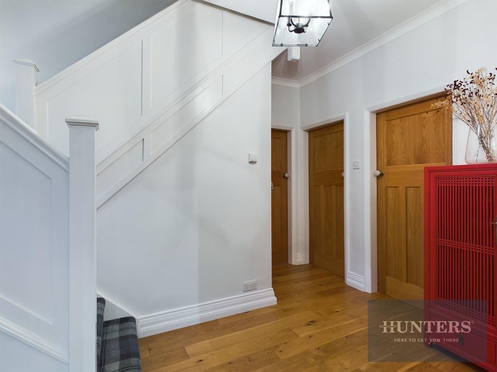 Property photo 2 of 21 Entrance