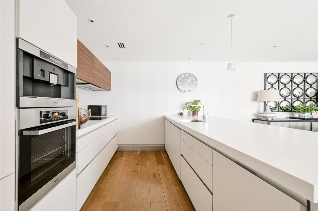Property photo 1 of 10 Picture No. 06