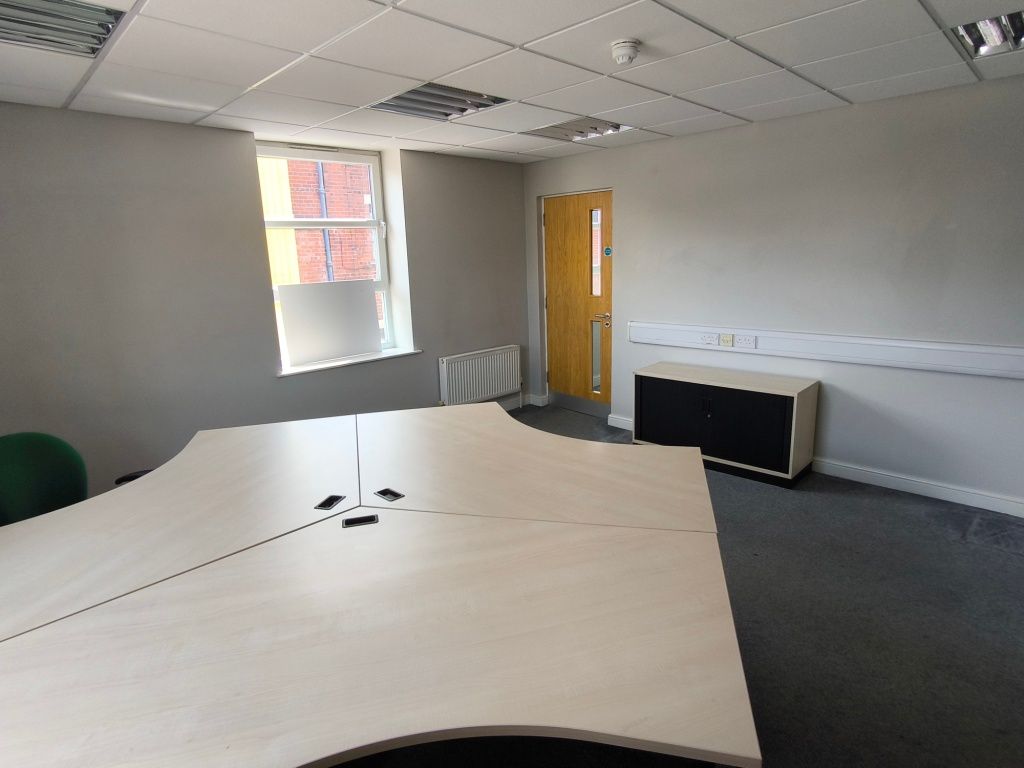 Property photo 3 of 7 General Office