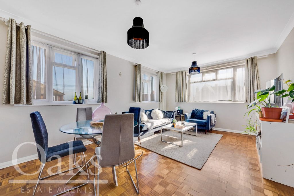 Property photo 1 of 8 Reception / Dining R