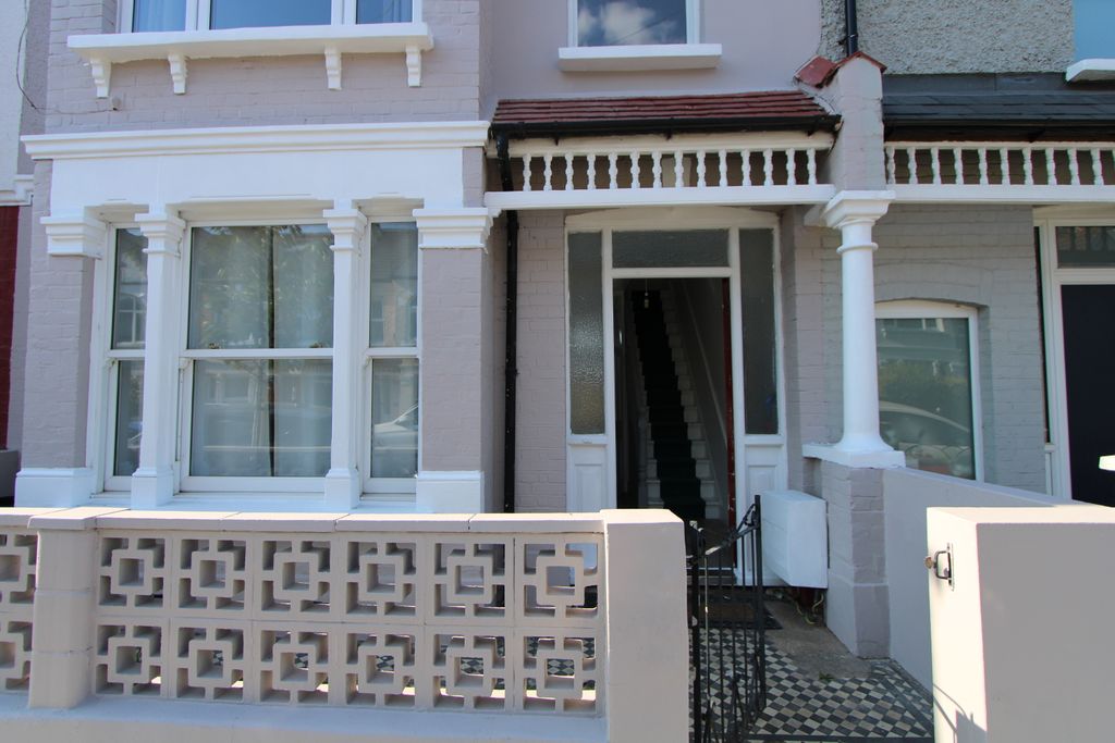 Property photo 1 of 28