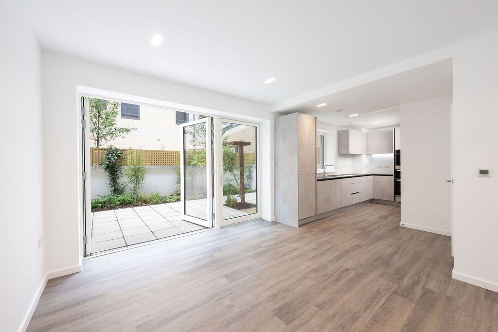 Property photo 2 of 26 Images