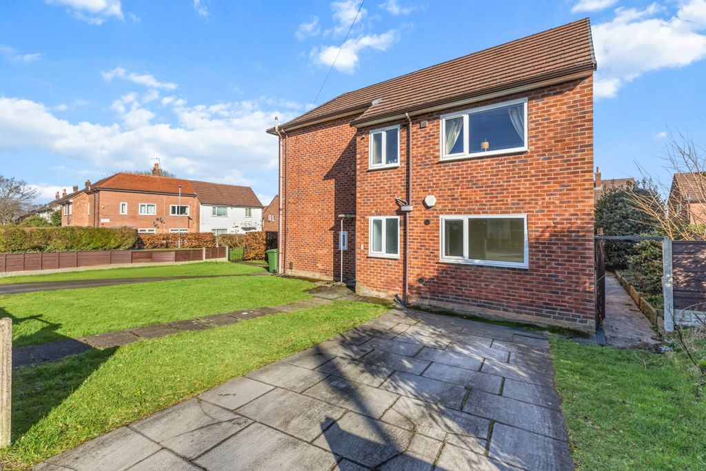 Property photo 2 of 12 Parking - 5 Swithin Road - Ewemove Sale