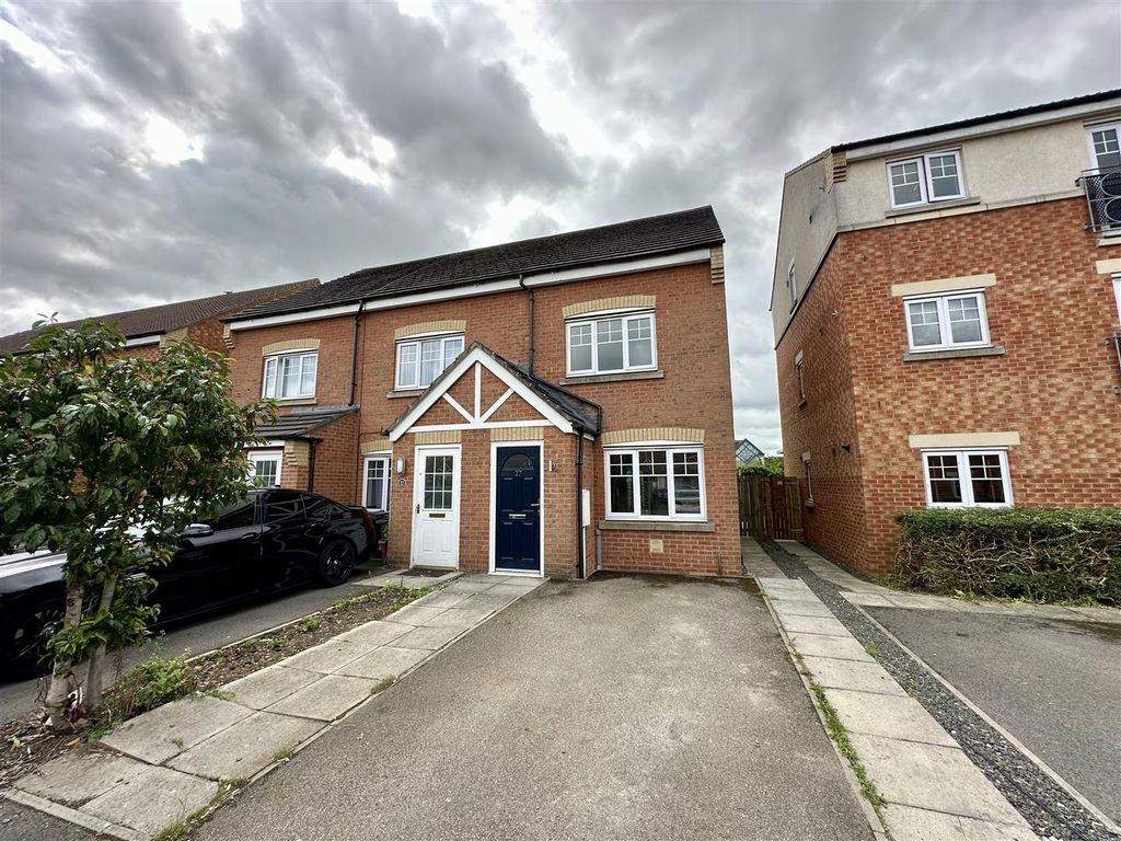 Property photo 1 of 10 Externally
