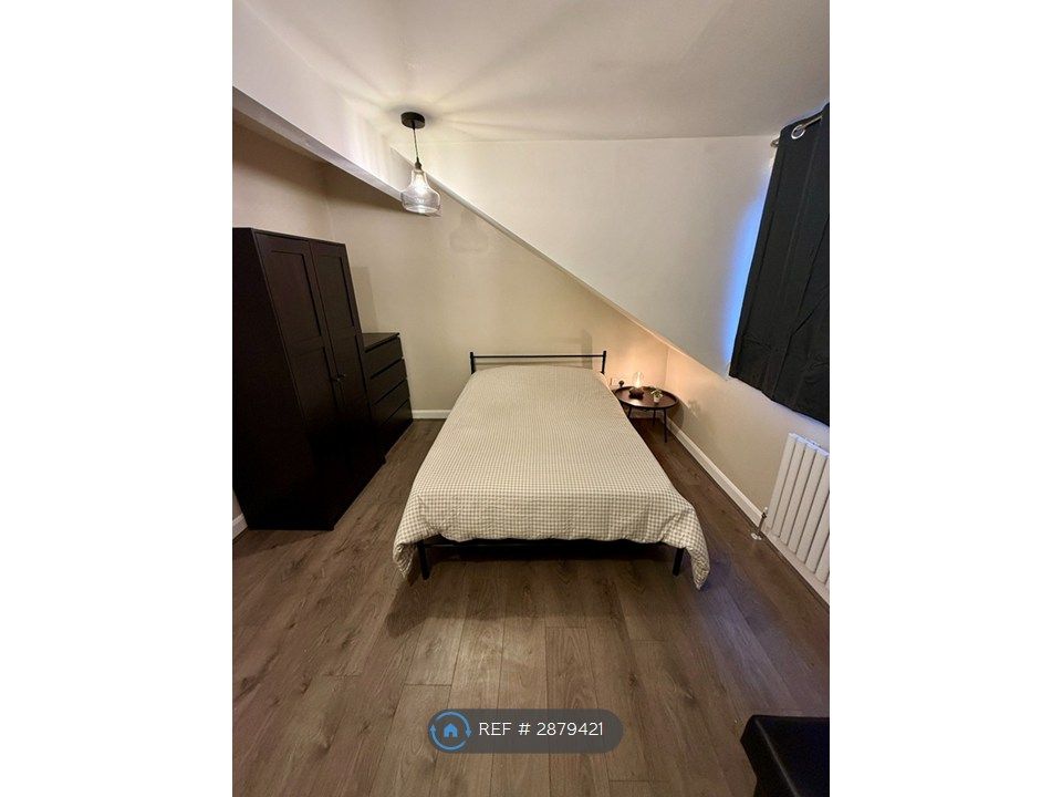 Property photo 2 of 8 Room 6 - 2