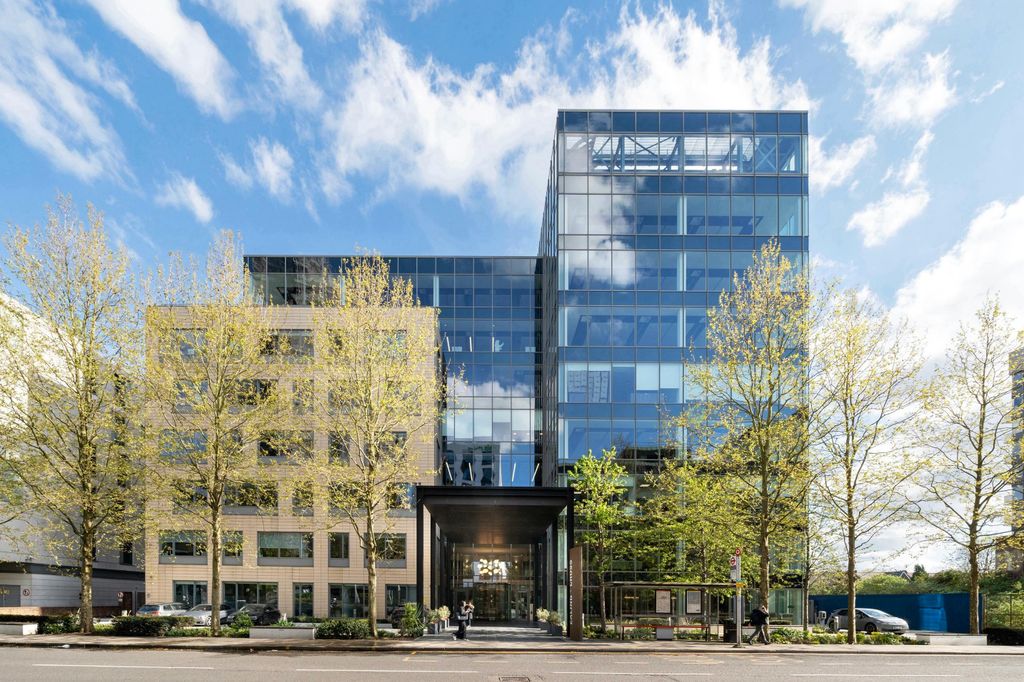 Property photo 1 of 14 Ealingcross56.Jpg