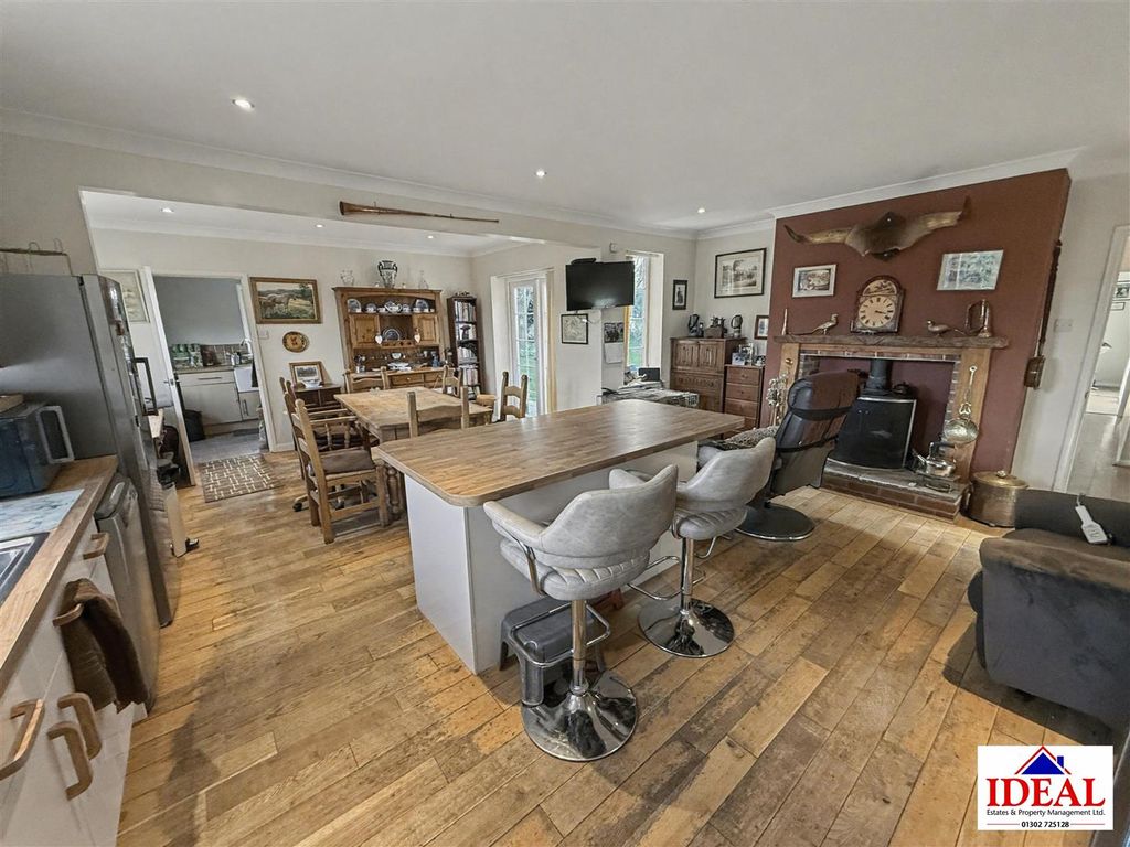 Additional image 4 of 5 bed detached bungalow for saleWilsic Road, Wilsic, Doncaster DN11