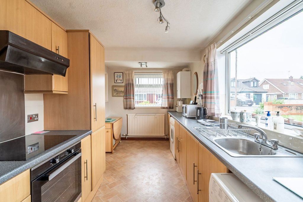 Property photo 2 of 11