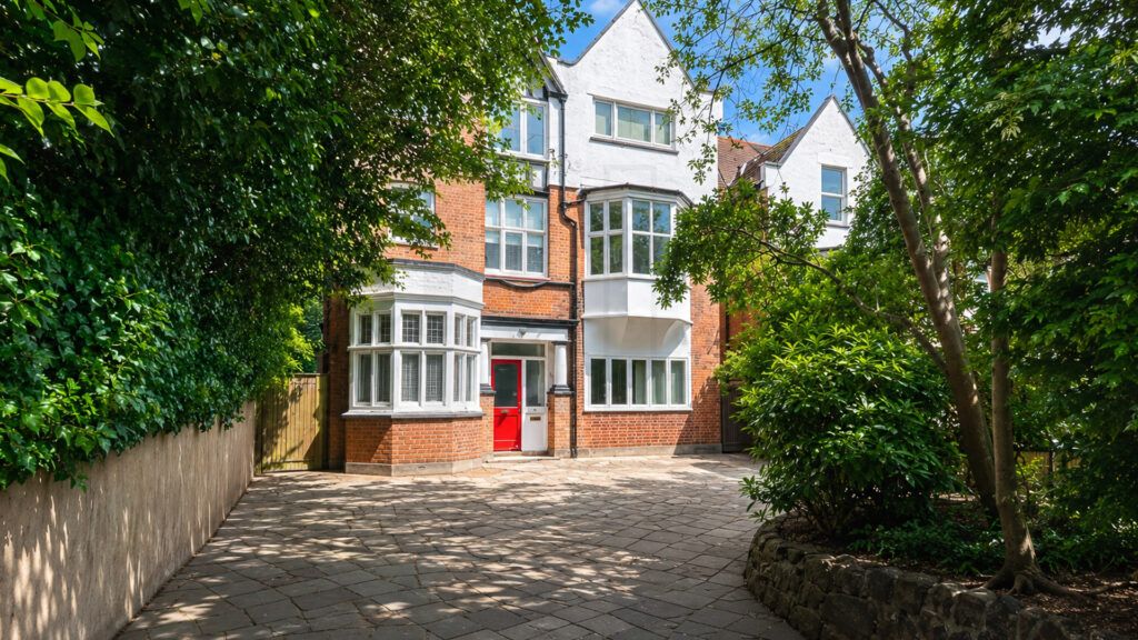 Property photo 1 of 5
