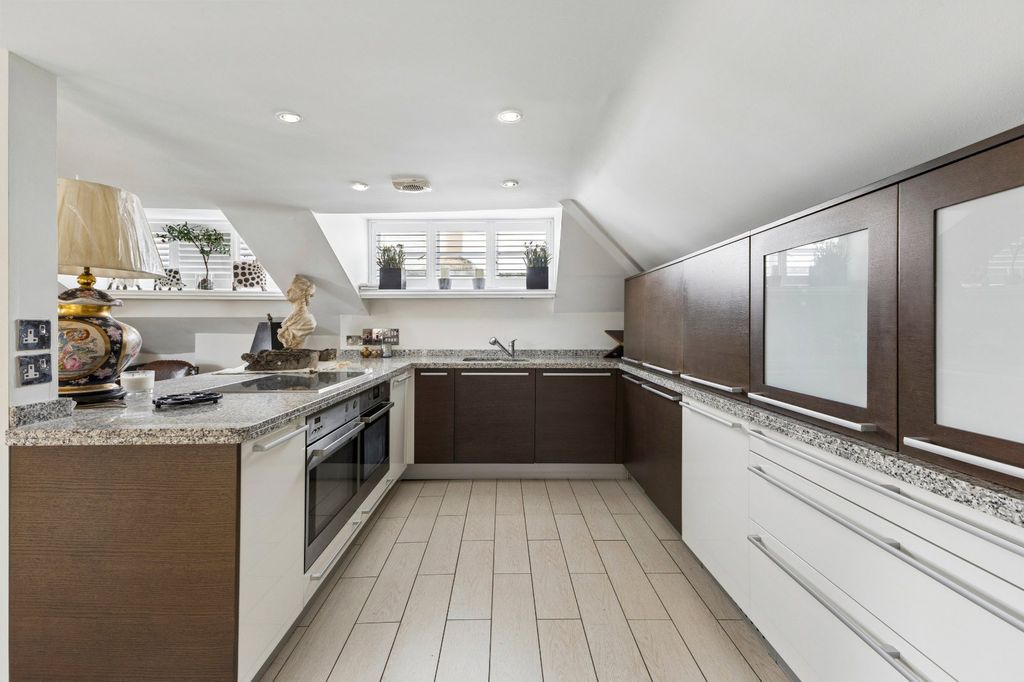 Property photo 3 of 16 Kitchen