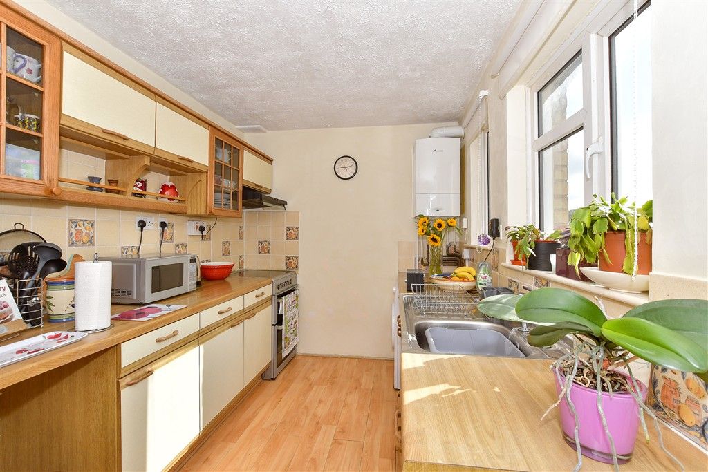 Property photo 2 of 10 Kitchen